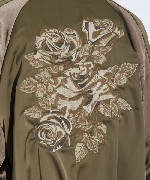 tk.TAKEO KIKUCHI（ティーケータケオキクチ）の「◇リバーシブル刺繍