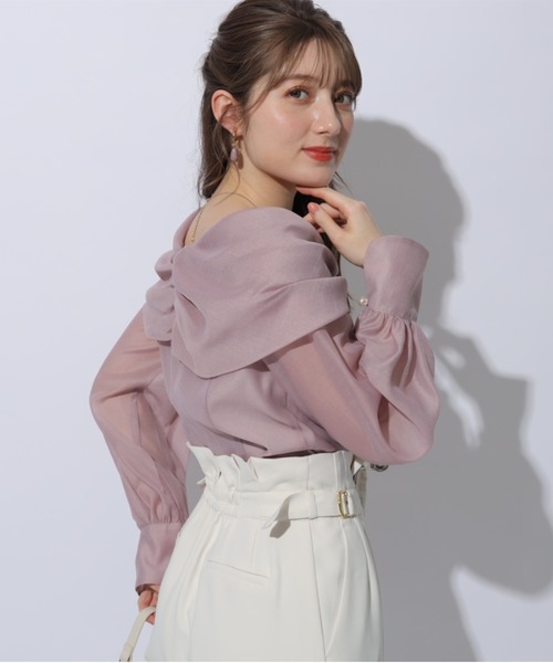 Apuweiser-riche（アプワイザーリッシェ）の「ギャザーオフショル