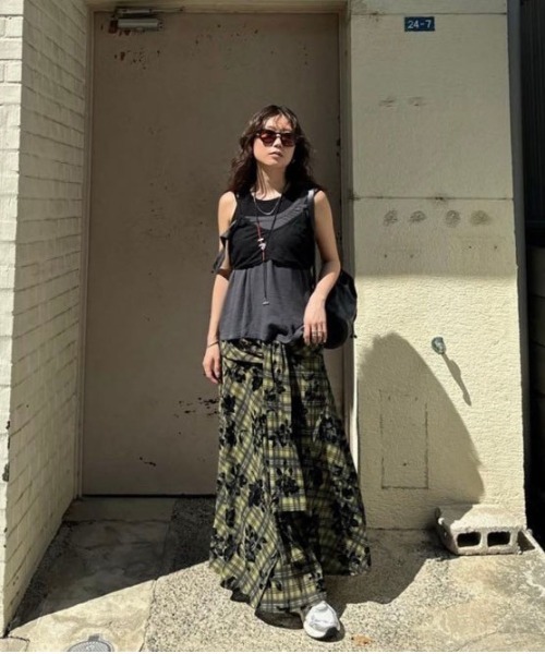 Ameri（アメリ）の「FLOCKY FLOWER TWIST SKIRT（スカート）」 - WEAR