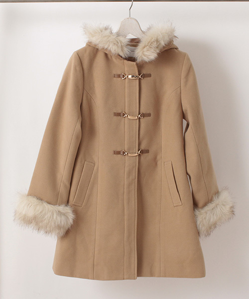 Honeys（ハニーズ）の「【ファー取り外し可】ビット付ダッフルコート