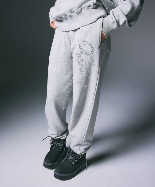 X-girl（エックスガール）の「RHINESTONE STAR CURSIVE LOGO SWEAT