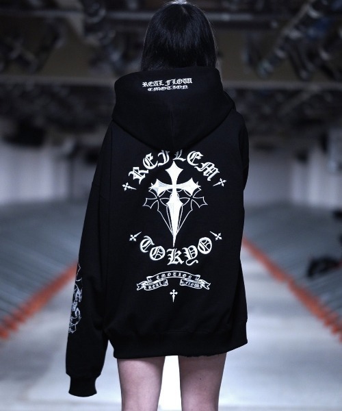 REFLEM（レフレム）の「『REFLEM/レフレム』クロス刺繍ZIPパーカー