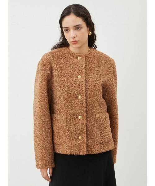 Mila Owen（ミラオーウェン）の「金釦ノーカラーコンパクトボア