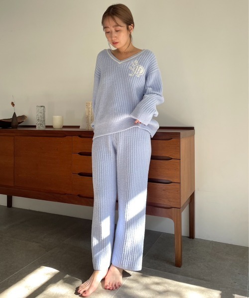 SNIDEL HOME（スナイデルホーム）の「Vネックニットプル&ロングパンツ