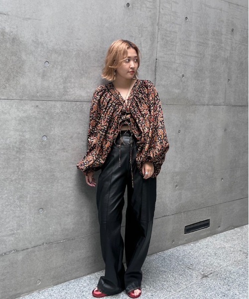 Ameri（アメリ）の「SYNTHETIC LEATHER COLOR SCHEME PANTS（その他
