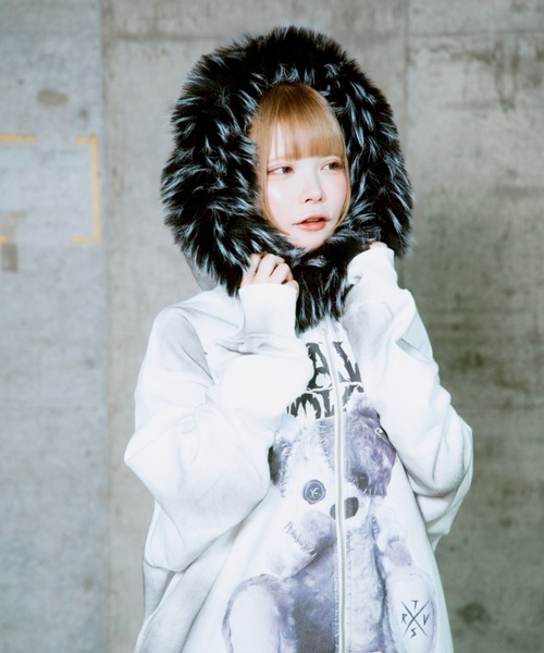 TRAVAS TOKYO/トラバス トーキョー』ファー付きくま耳ZIPパーカー