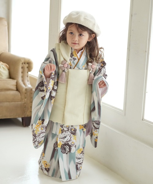 utatane（ウタタネ）の「七五三3歳用被布コートセット ニコ