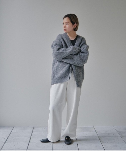 TODAYFUL（トゥデイフル）の「ブラッシュドVネックカーディガン