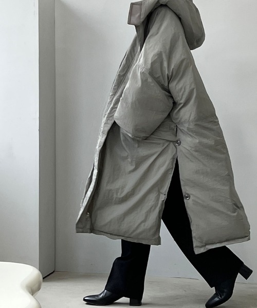 chuclla（チュクラ）の「スリットルーズ ロングダウンコート chw22a007