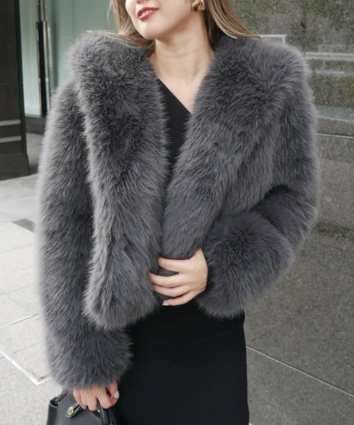 rienda（リエンダ）の「ビッグフードフェイクファーコート（その他