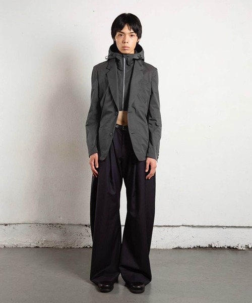 NVRFRGT（ネヴァーフォーゲット）の「PINSTRIPED 2TUCK CURVED LEG