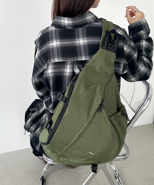 セール】ワンポイントボディバッグ/ユニセックス メッセンジャーバッグ