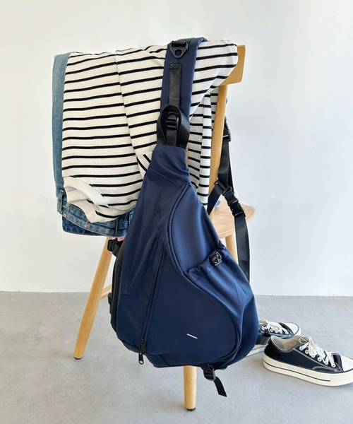 CLEA（クレア）の「ワンポイントボディバッグ/ユニセックス