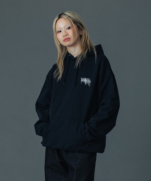 TAGGING PULLOVER HOODED SWEAT（パーカー）｜XLARGE（エクストラ