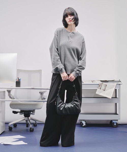 SIDE DESIGN TUCK HALF MOON BAG/サイドデザインタックハーフムーン