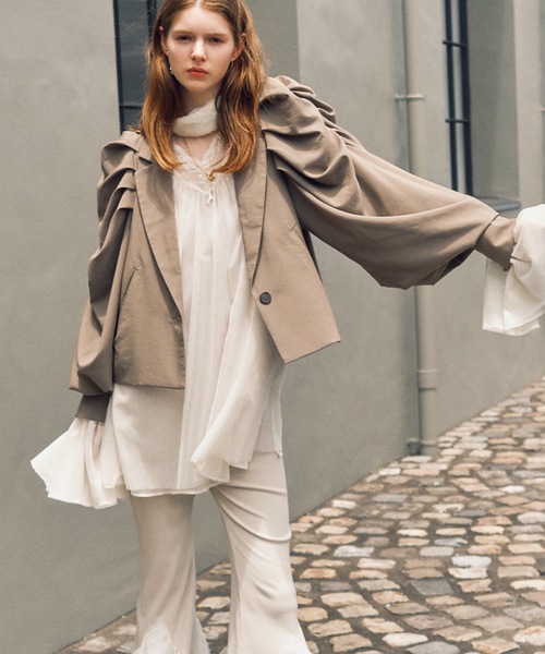 LA BELLE ETUDE（ラベルエチュード）の「ボリュームギャザースリーブ