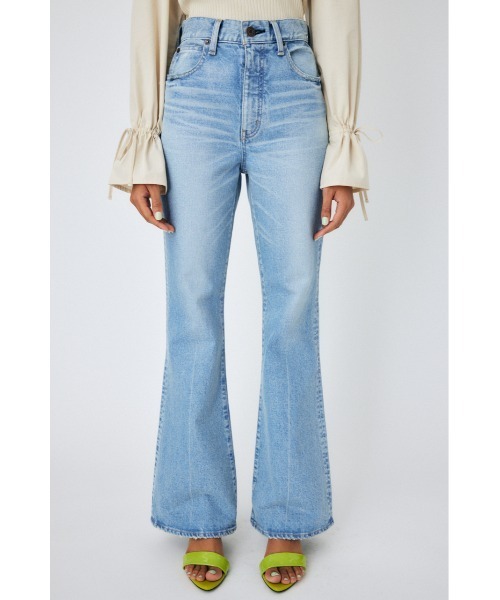 MVS L/BLU FLARE（デニムパンツ）｜MOUSSY（マウジー）のファッション