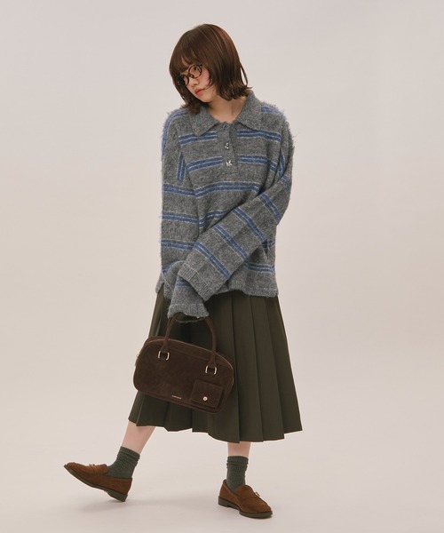 loin nuit（ロワンニュイ）の「striped pattern button knit