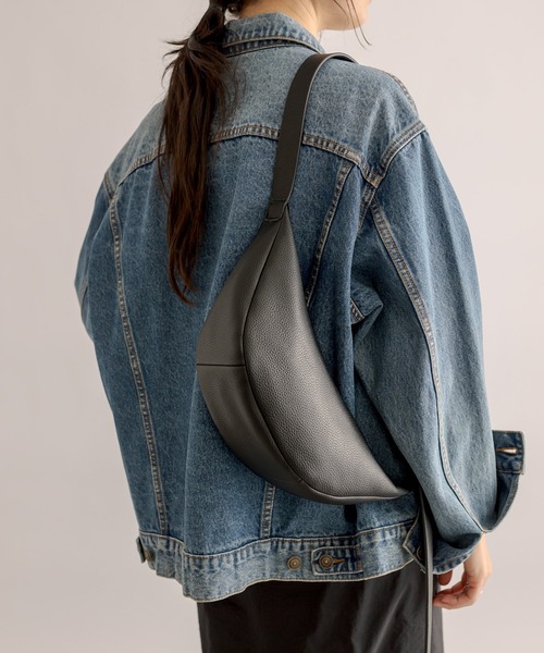 RIVE DROITE（リヴドロワ）の「カーブボディバッグ（ボディバッグ