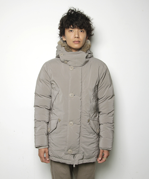nonnative（ノンネイティブ）の「nonnative - EXPLORER HOODED DOWN