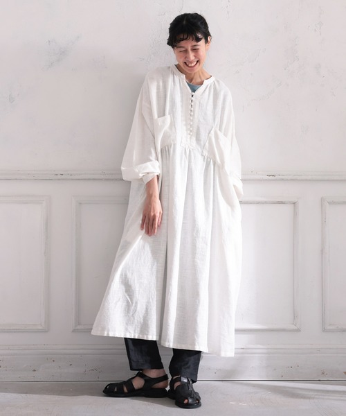 遊びが詰まった白いワンピース（シャツワンピース）｜soulberry