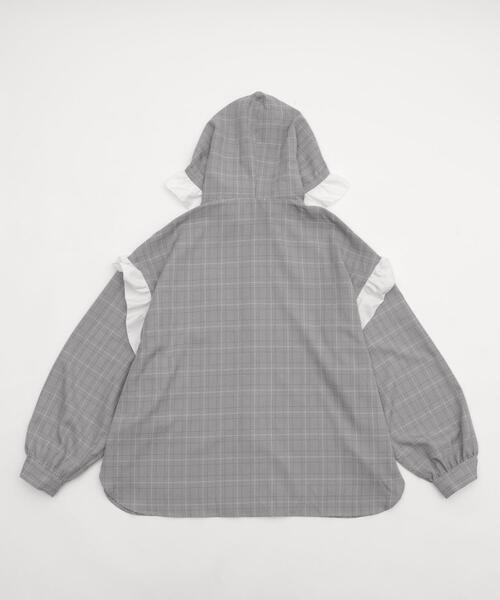 Whinny（ホワイニー）の「Whinny/バブみでヤバみなフードシャツ