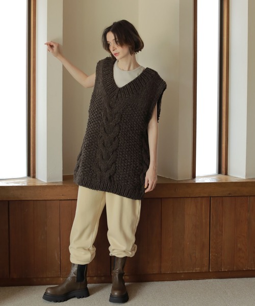 ETRE TOKYO（エトレトウキョウ）の「ハンドニットケーブルベスト