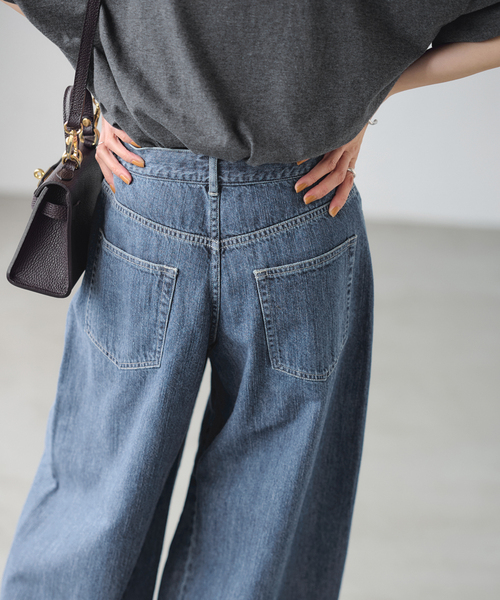 FRAMeWORK（フレームワーク）の「バレルフォルムデニムパンツ（デニム