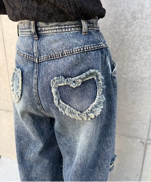Ameri（アメリ）の「HEART PATCH DAMAGE DENIM PANTS（デニムパンツ