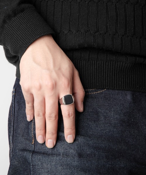 TOM WOOD（トムウッド）の「TOM WOOD cushion black onyx ring