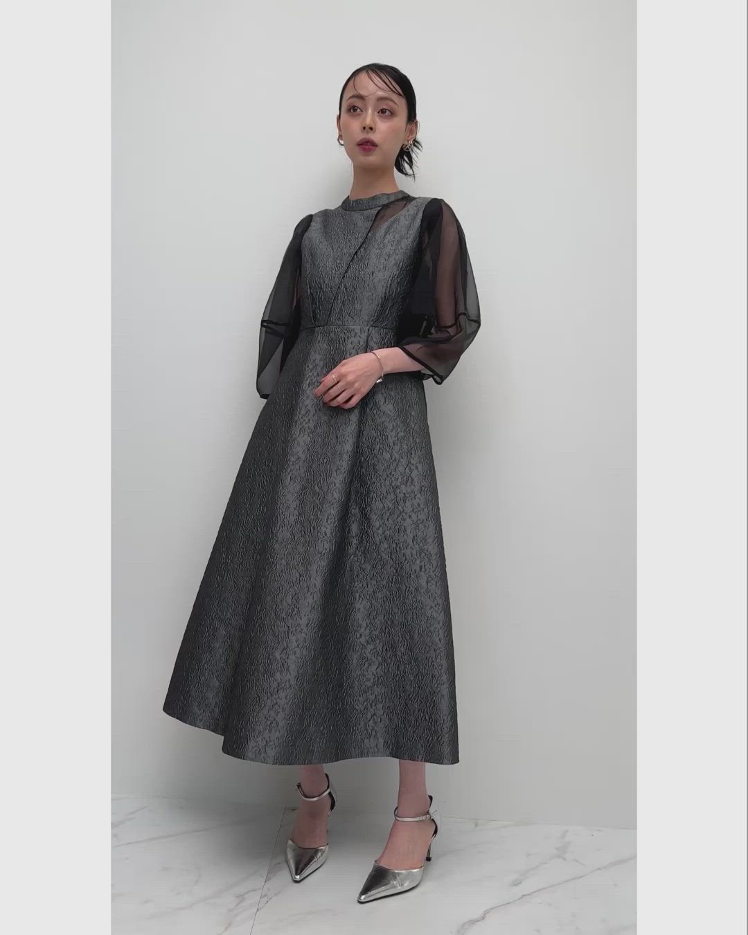 オケージョン対応】シアーランタンスリーブふくれジャカードドレス