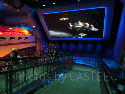 スターツアーズのQライン】スター・ウォーズの世界へ！スタンバイ列に