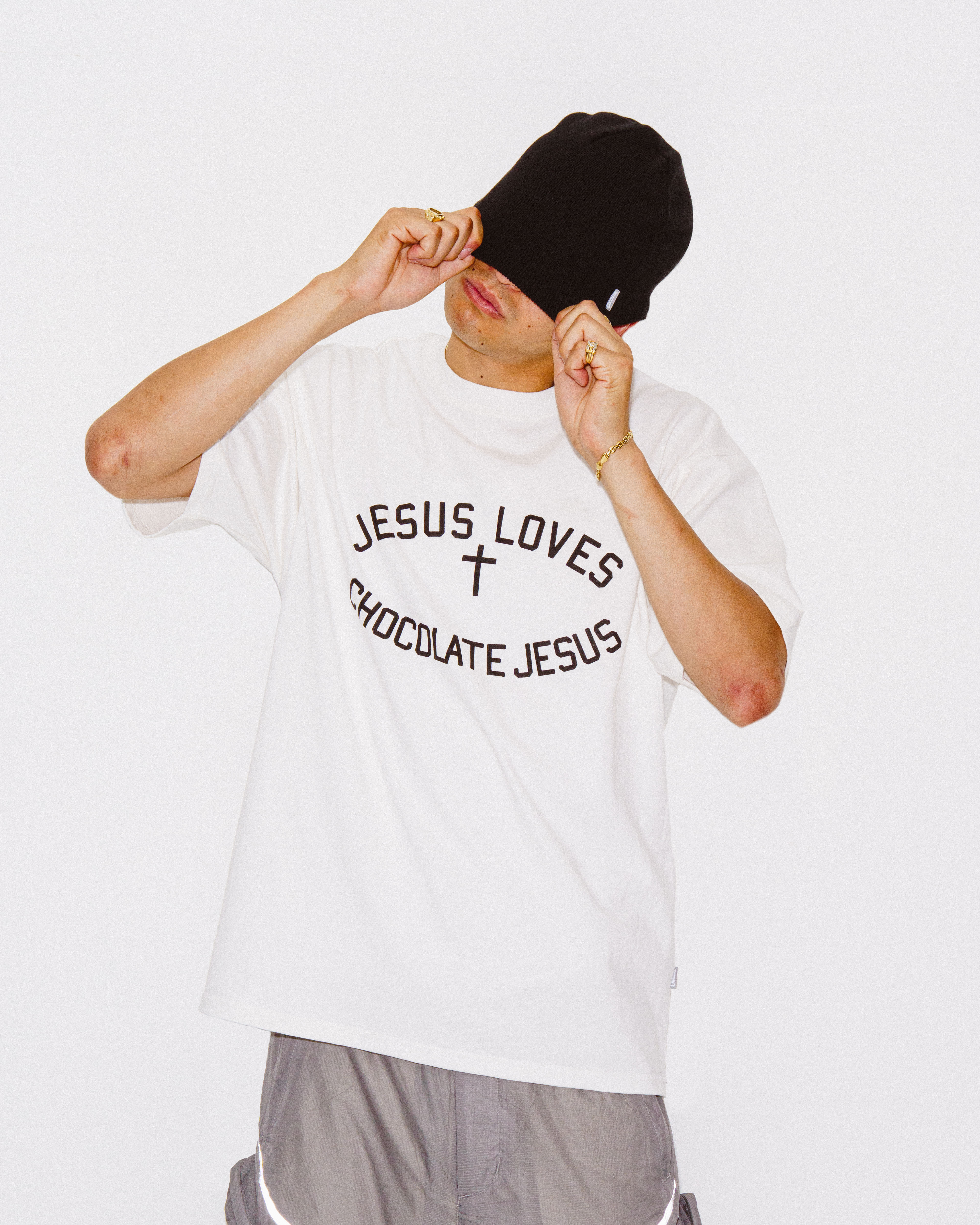 Jesus Loves SS Tee 25SU – Chocolate Jesus