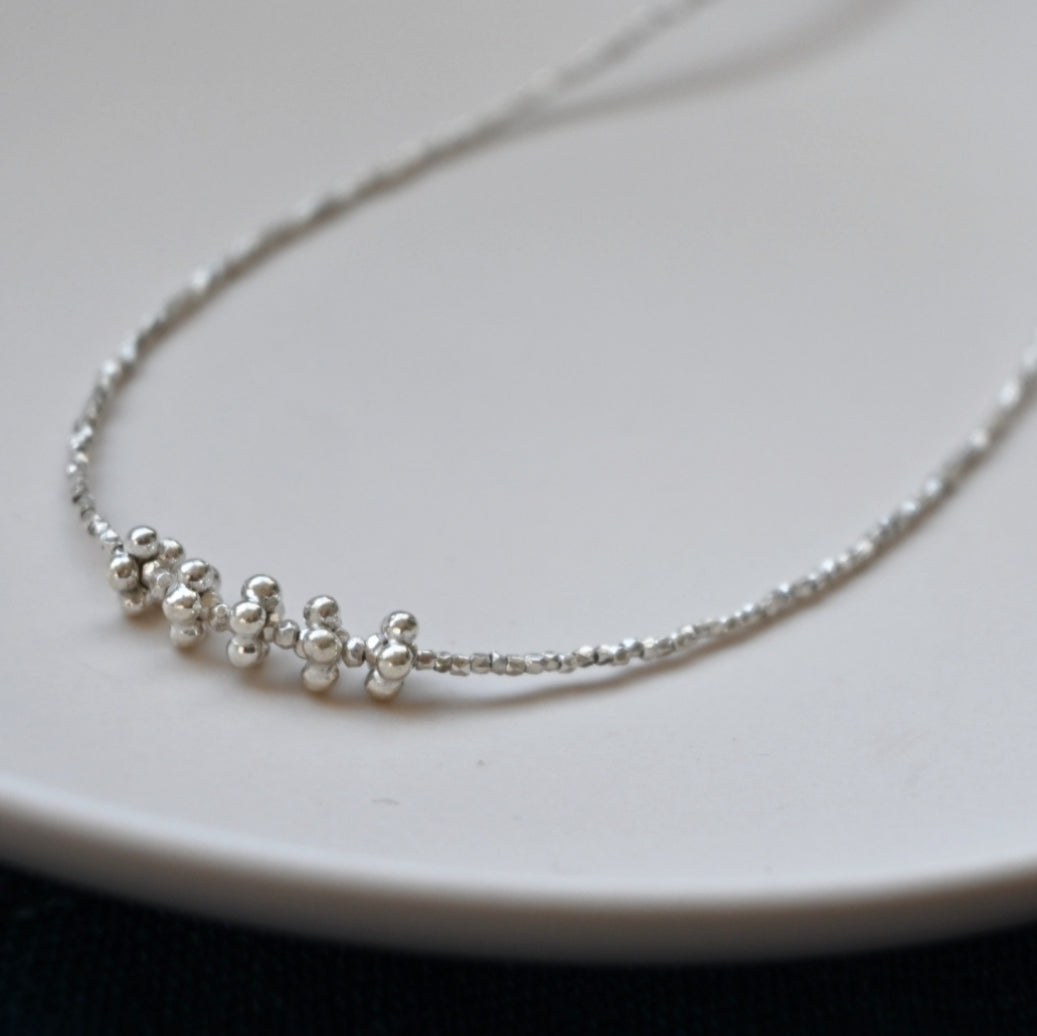 カレンシルバー ネックレス 花ころり｜Soiry（ソイリー） – CHOOSEBASE