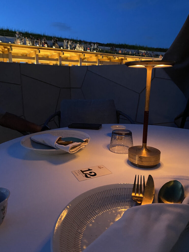 万博2025】サウジアラビア館レストラン「IRTH」体験レポ｜3時間待ちの