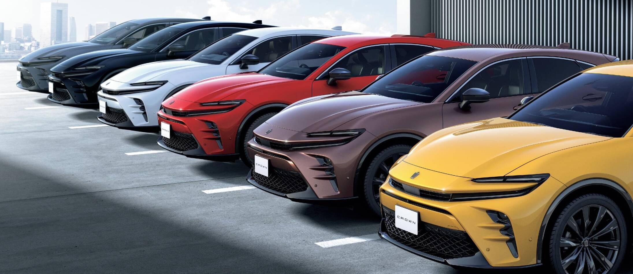 トヨタの新型クラウンスポーツのグレード・価格・ボディカラーをご紹介