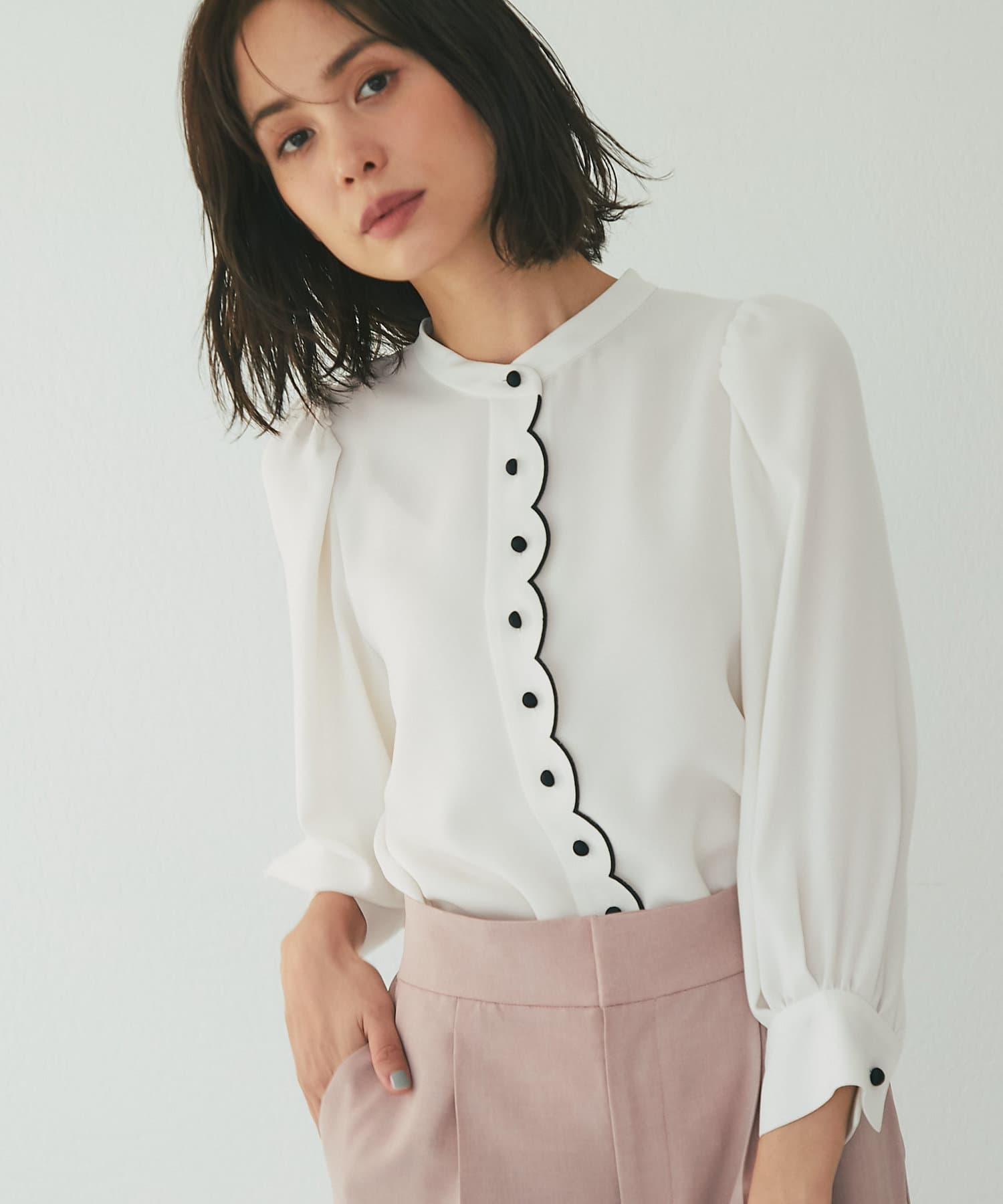 スカラップ刺繍ブラウス | La boutique BonBon(ラブティックボンボン