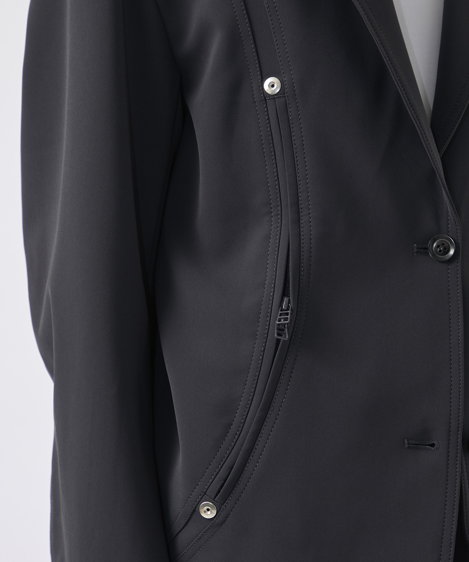 ｶｰﾌﾞｼﾞｯﾌﾟｼﾞｬｹｯﾄ ｜ CONZ