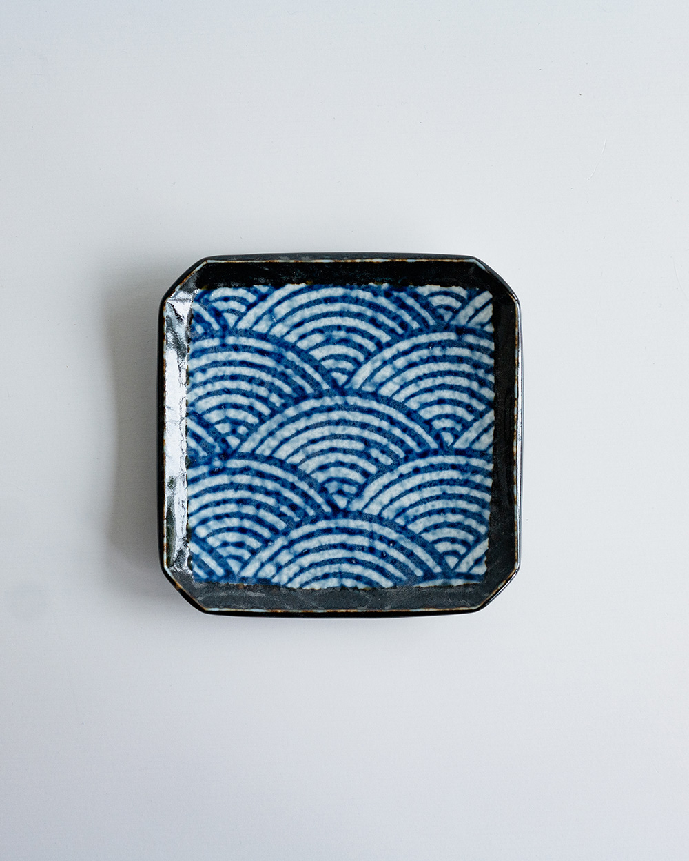 WEB限定】青海波 角5寸皿 -器市- | cocochi ｜ 家具と服と暮らしの店