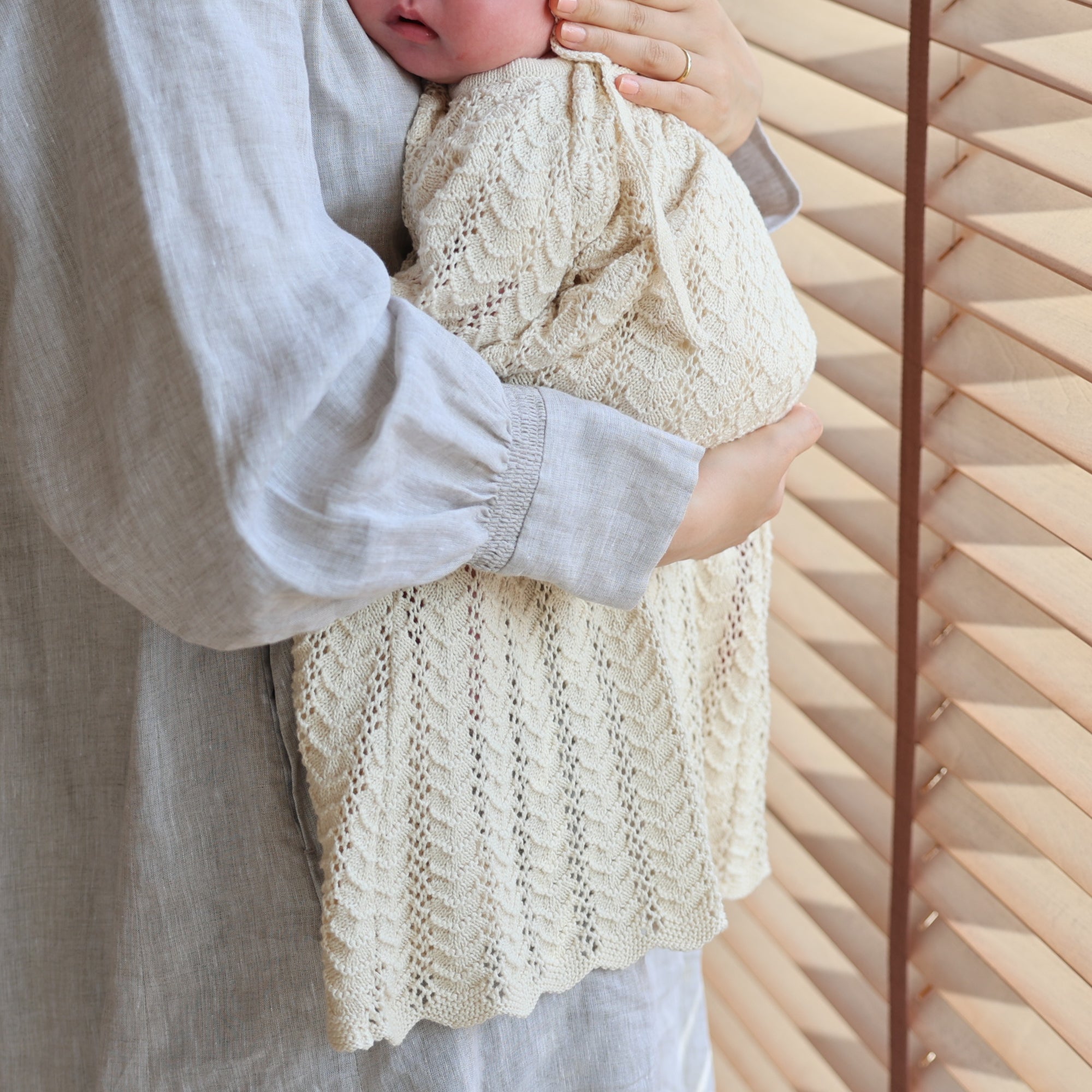 ベビードレス（帽子付き）