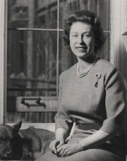 NPG P1637; Queen Elizabeth II - Portrait - National Portrait Gallery