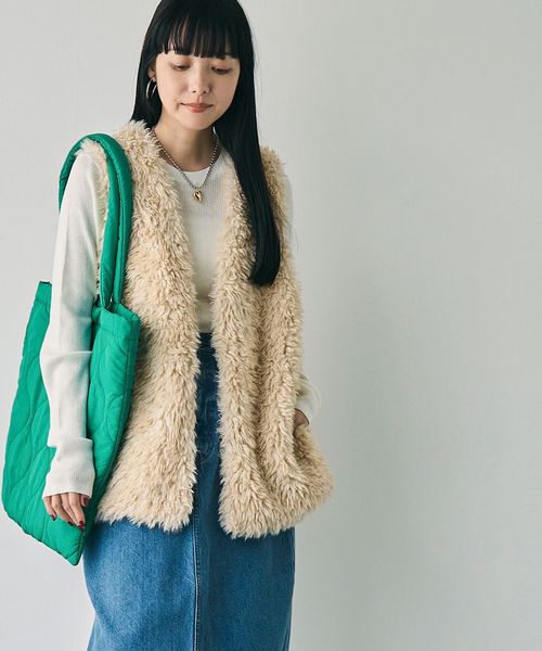 カーリーフェイクファーベスト