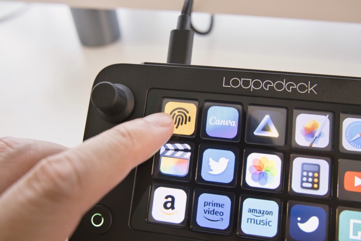仕事効率アップの秘密兵器『Loupedeck Live S』レビュー｜普段使いにも