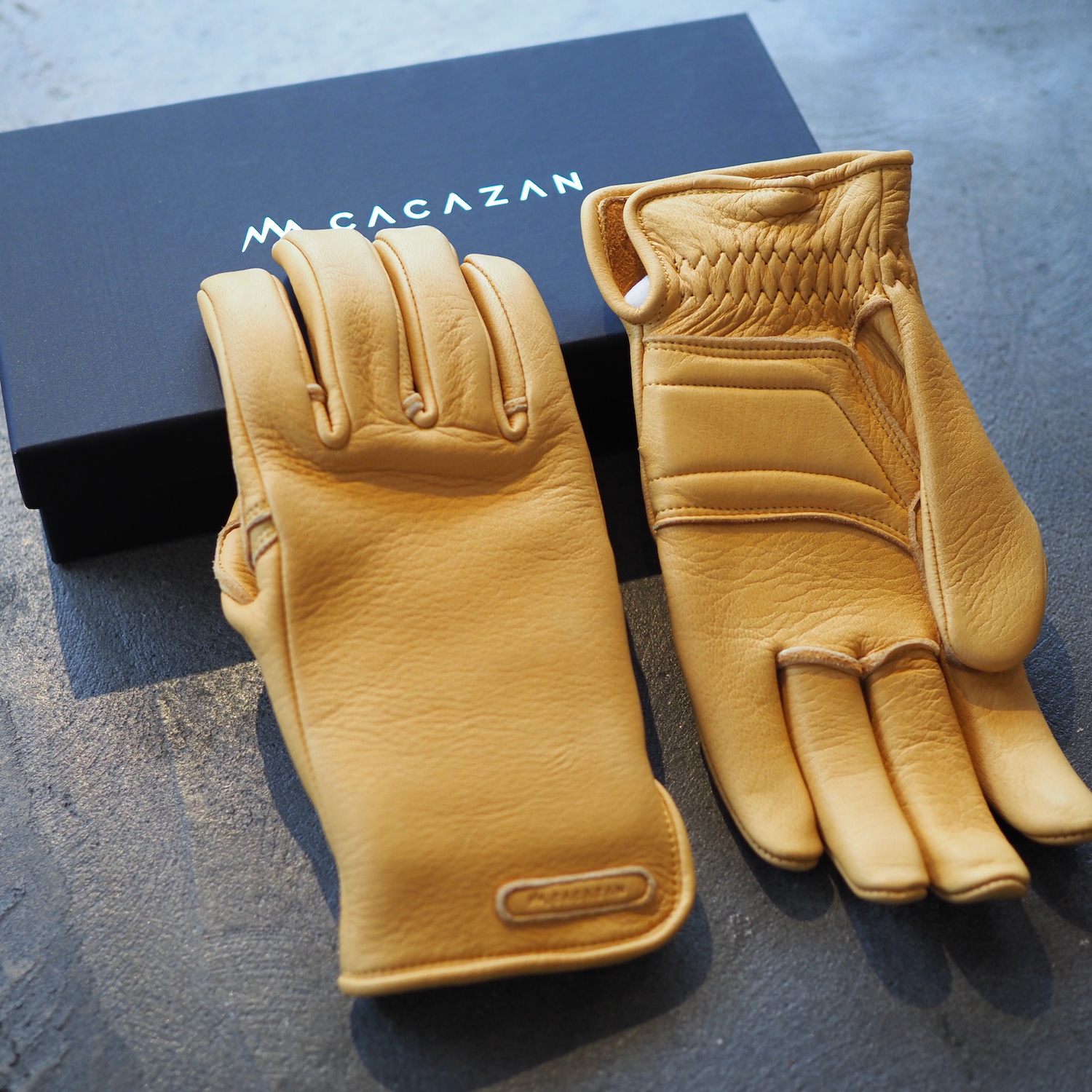 CACAZANサイクルグローブ CYC-071 IVORY/CAMEL | 田町クラウズ