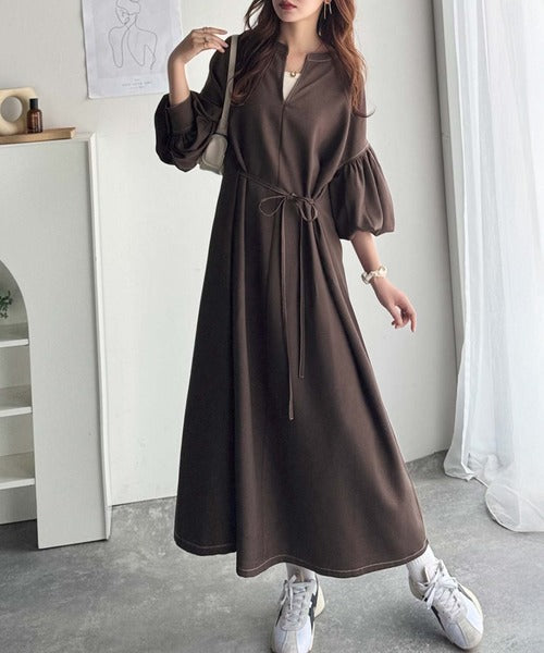 ぽわんとあざとく。ウエストリボン使い配色ステッチキーネック