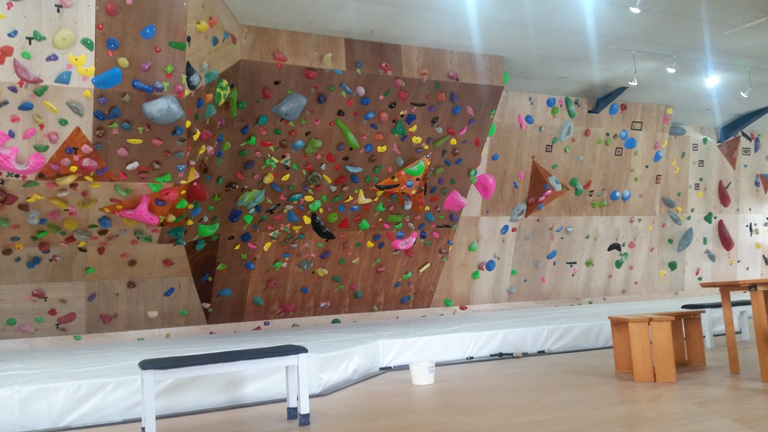 ボルダTO9蒲郡店｜CLIMBERSはクライミング、ボルダリングをテーマに