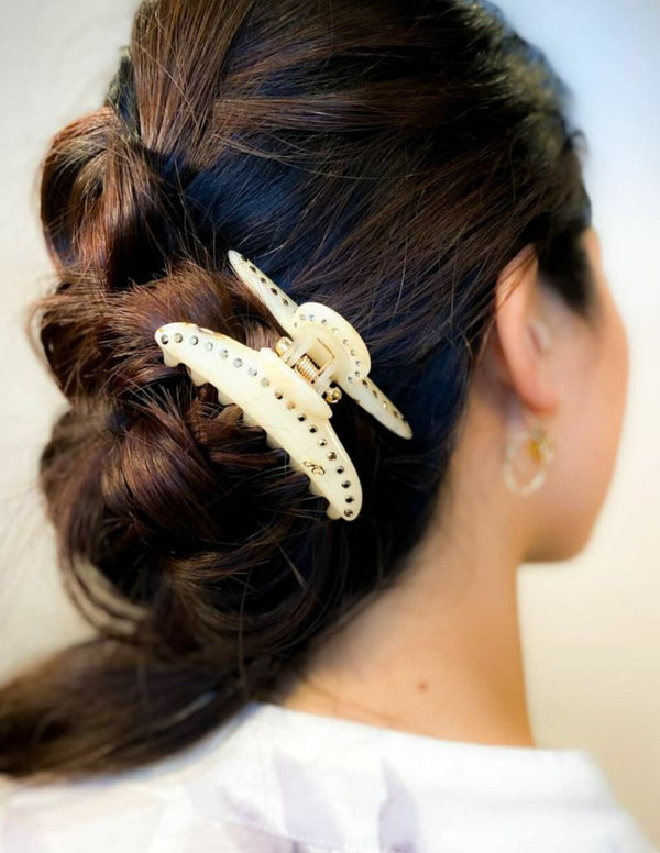 キラキラのヘアアクセサリー】イベントに華を添えるおすすめアイテム