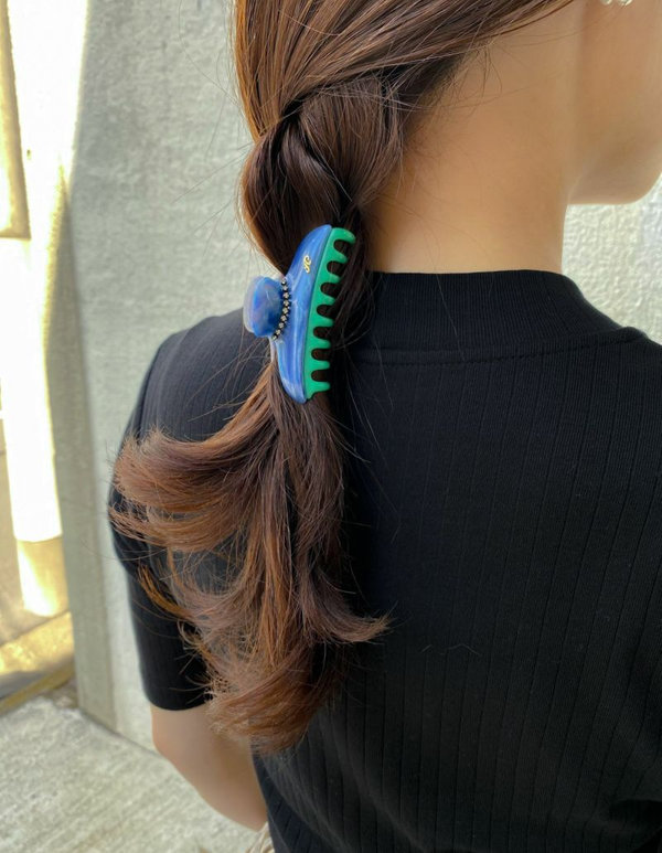 主役級の存在感】ずっと眺めていたくなるヘアクリップ | acca(アッカ