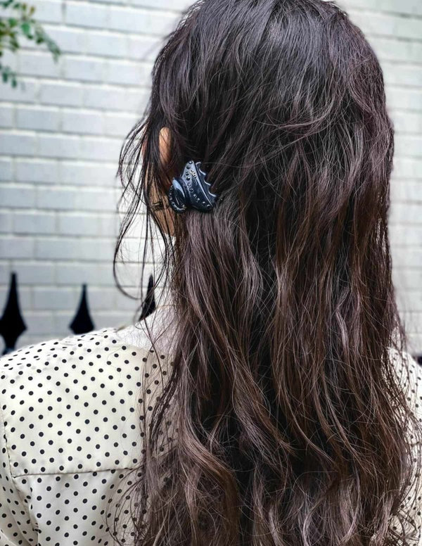 アレンジ自在】手軽に楽しめる小さめサイズのヘアクリップ | acca