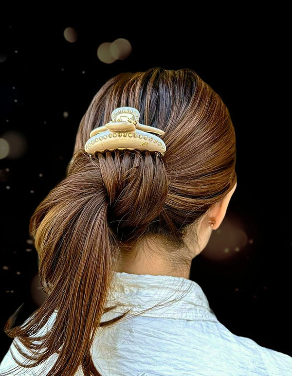 ビジネスシーンにぴったりなデザインヘアクリップ5選 | acca（アッカ